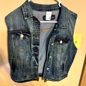 Maurice’s Jean Jacket (no sleeves)